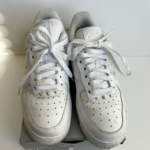 Nike Air Force 1 Low '07 SE in Pearl White - Picture 3 of 10